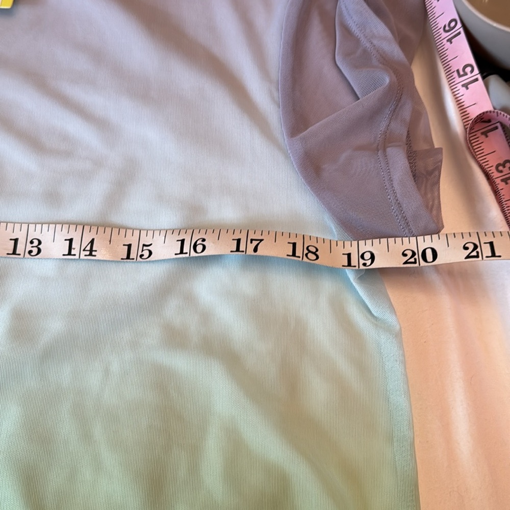 All in Motion Mesh Boxy Tee in gradient colors of lavender to green Small NWT - Picture 3 of 7